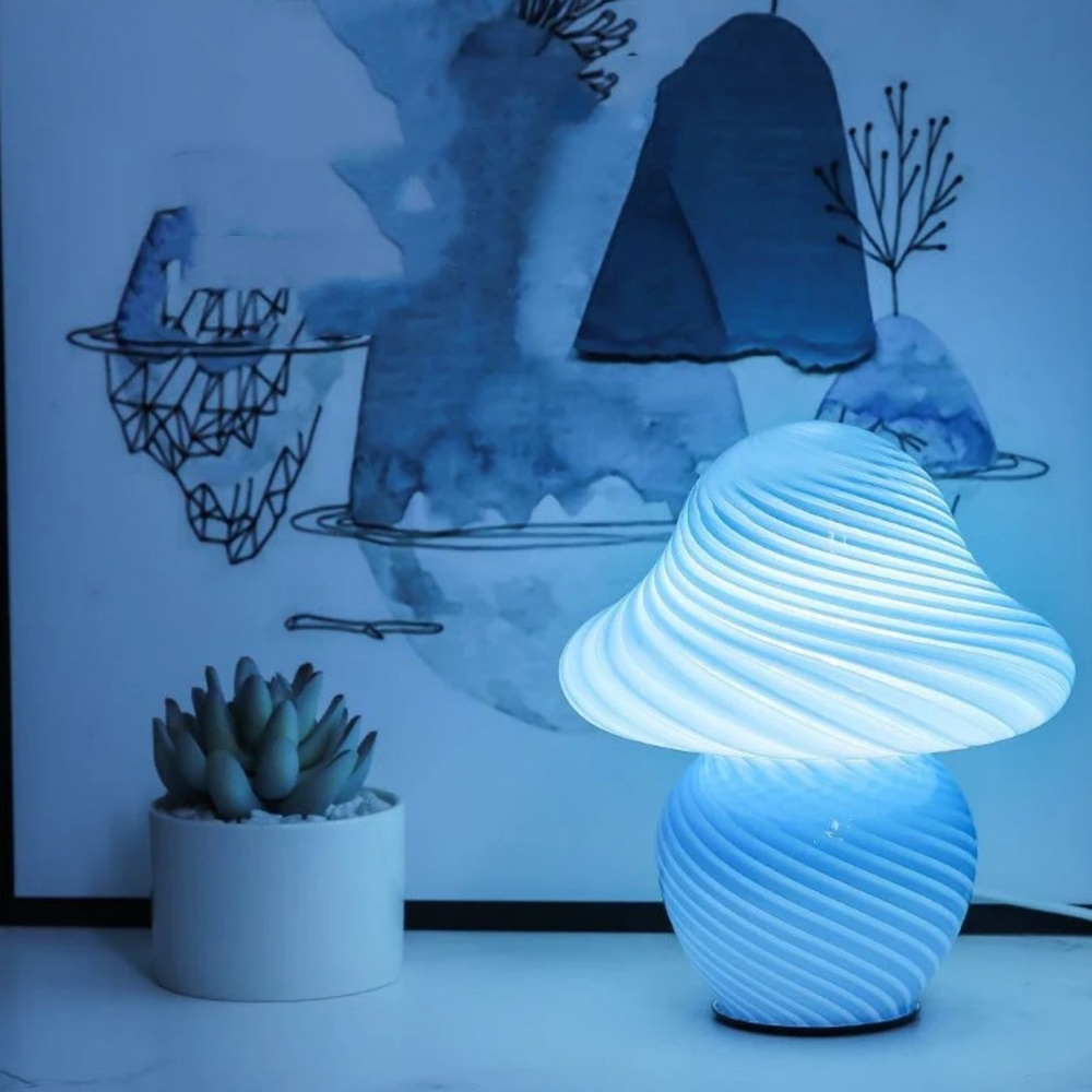Mushroom table lamp